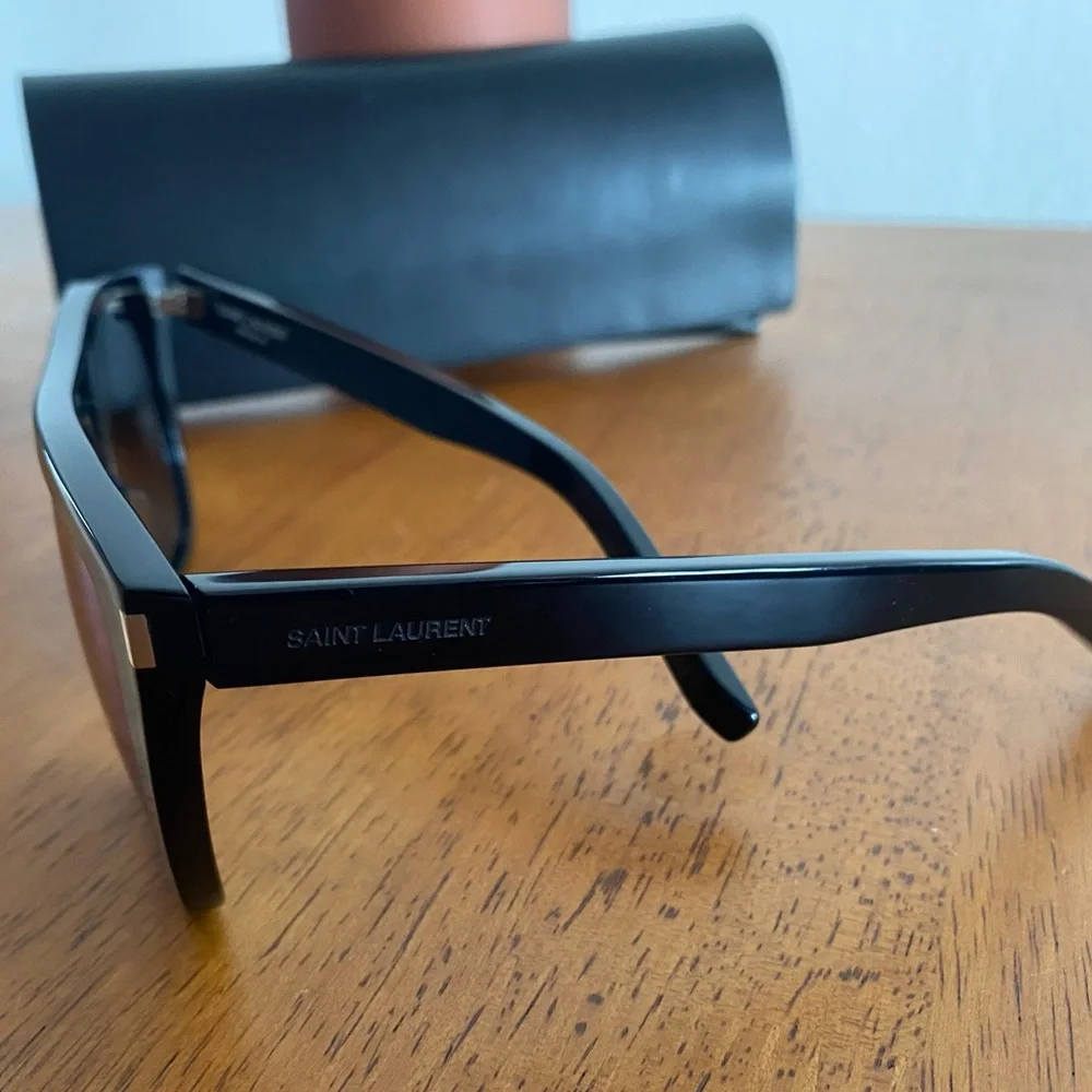 Saint Laurent Unisex Sunglasses - Picture 2 of 6